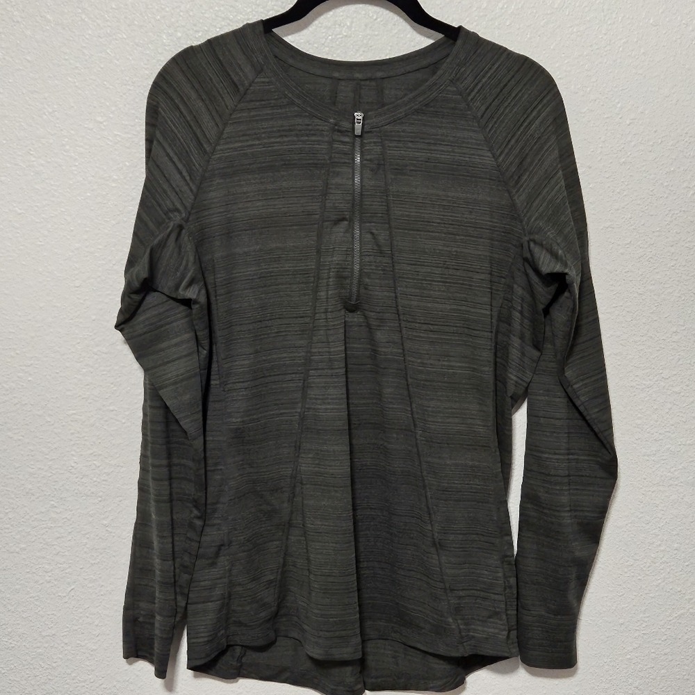 Athleta long sleeve with arm pocket size large